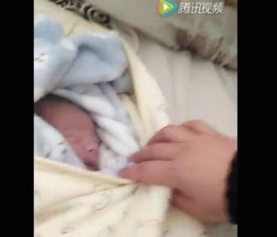 痛心，大連一女嬰剛出生兩個小時就被棄垃圾桶